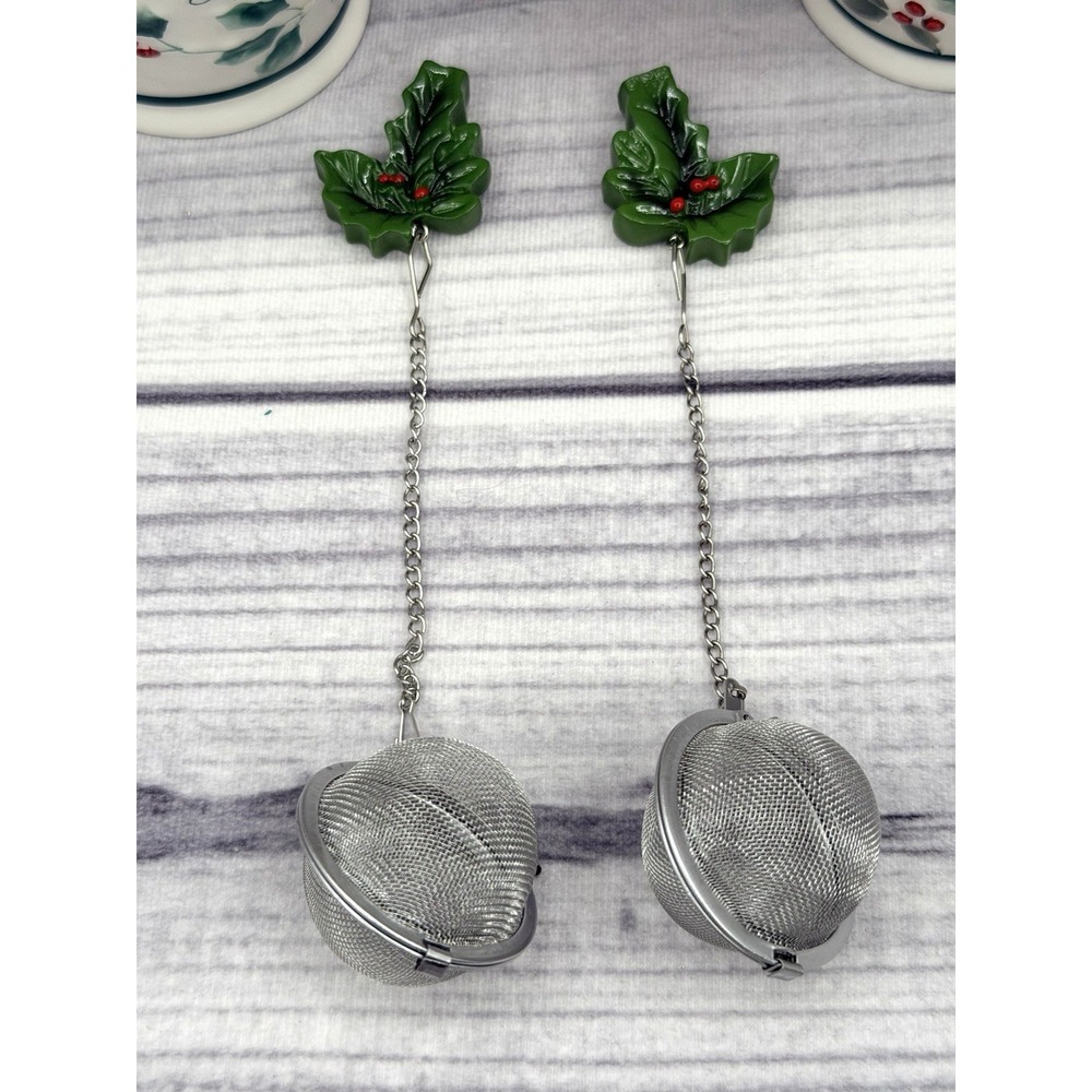 PAIR OF PFALTZGRAFF WINTERBERRY TEA CUPS WITH LIDS / COASTERS AND TEA INFUSERS - Picture 2 of 6
